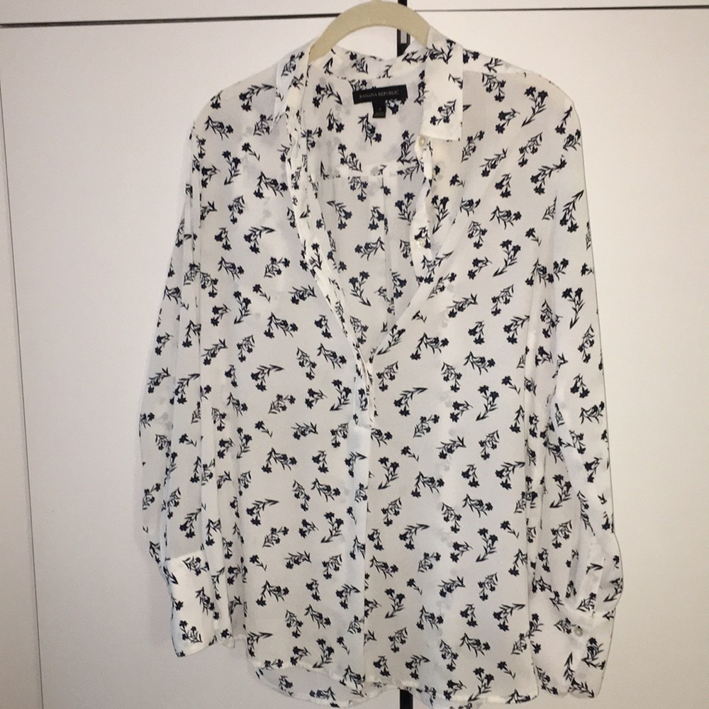 Banana Republic floral top!